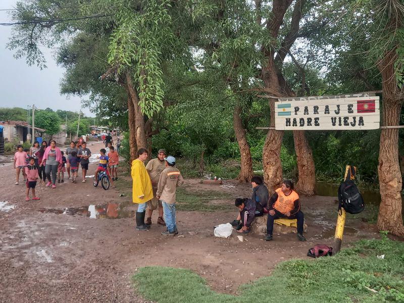 93520-el-gobierno-asiste-a-localidades-del-interior-que-fueron-damnificadas-por-el-temporal-de-viento-y-lluvia