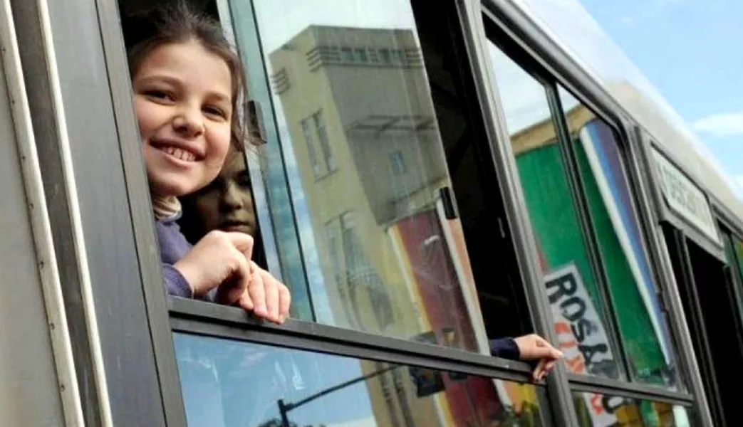 105698-martes-de-reyes-magos-chicos-de-hasta-12-anios-viajan-gratis-en-saeta