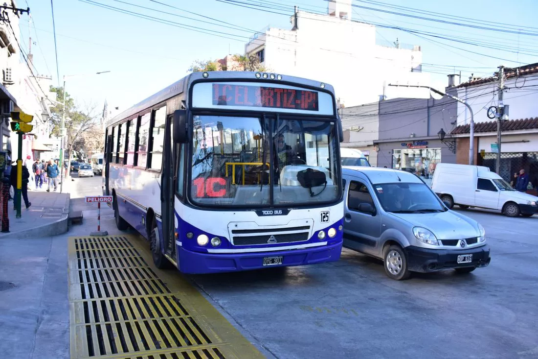 25857-urgente-se-levanta-el-paro-de-colectivos-en-salta