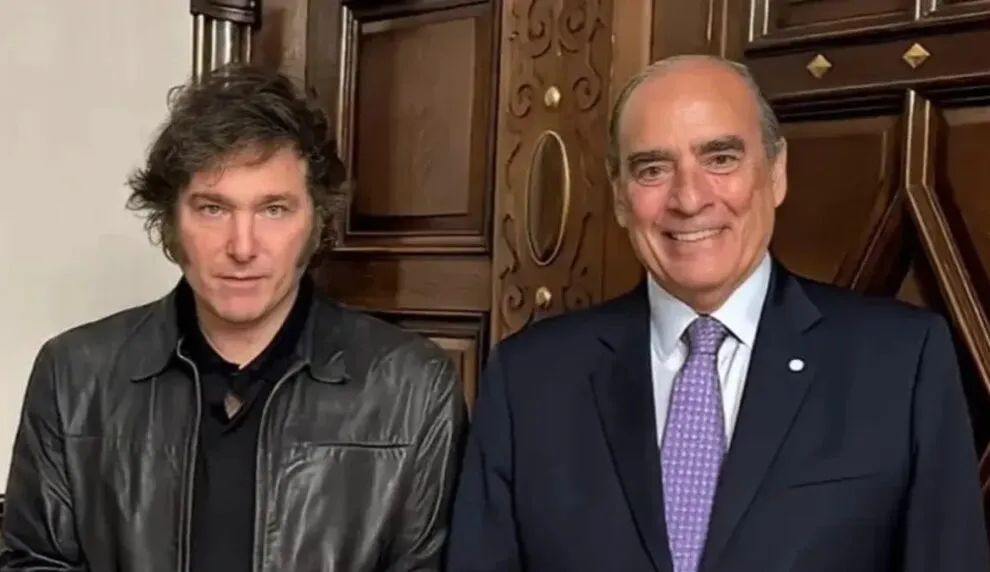 francos-y-milei-990x572