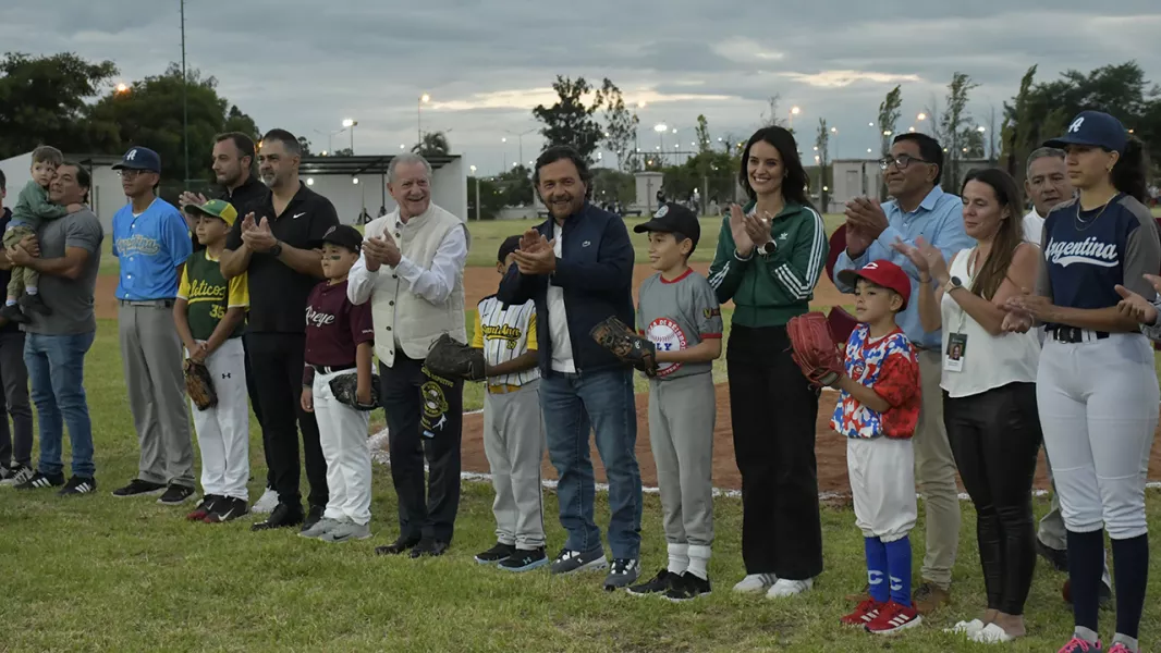 11392-cancha-de-beisbol-y-softbol