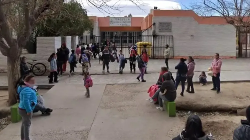 la-nena-de-10-anos-fue-trasladada-en-ambulancia-tras-sufrir-quemaduras-graves-durante-un-experimento-escolar-en-san-juan-foto-gentileza-el-tiempo-POIG4CTMJVHQ7D3MSMAS3DUORU