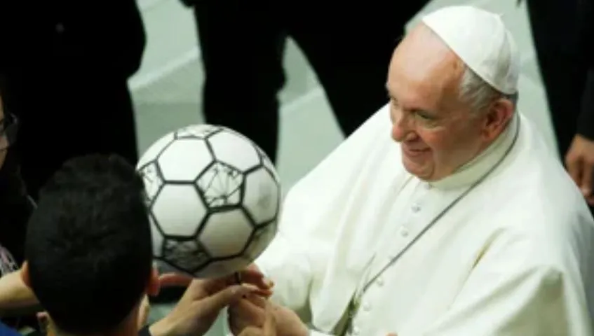 NOTICIA 5 PAPA FUTBOL