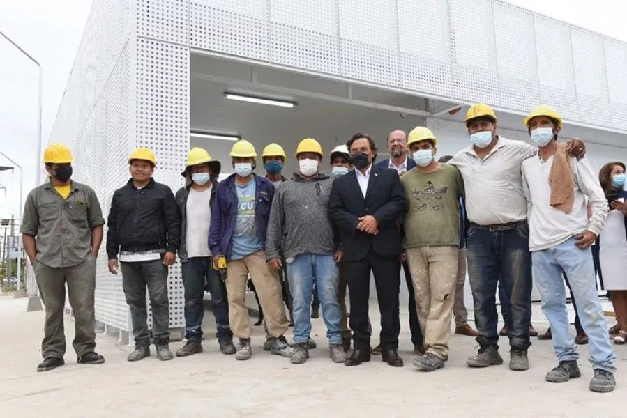 81598-el-gobernador-saenz-verifico-en-oran-el-avance-de-la-construccion-del-hospital-modular