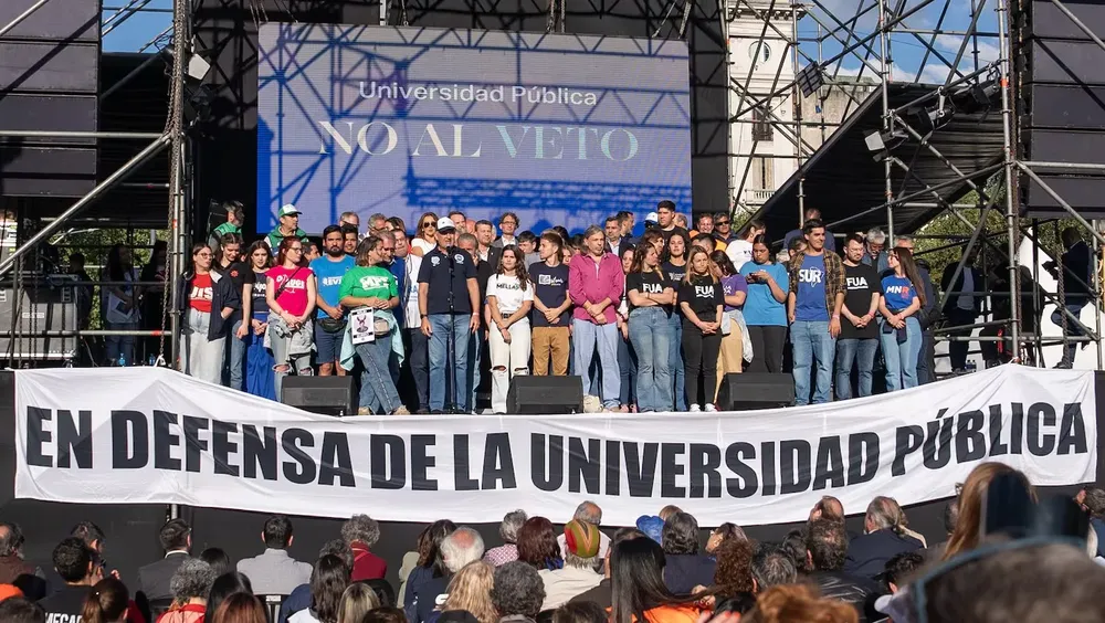 la-convocatoria-a-la-quinta-marcha-federal-universitaria-convocada-por-estudiantes-docentes-no-docentes-y-rectores-sumo-el-respaldo-de-organizaciones-sociales-gremios-y-distintos-sectores-politicos-foto-tn-ag