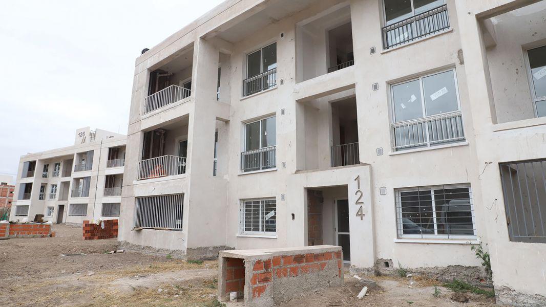 13361-depuradora-sur-y-viviendas-en-pereyra-rozas-el-gobernador-y-funcionarios-nacionales-recorrieron-las-obras