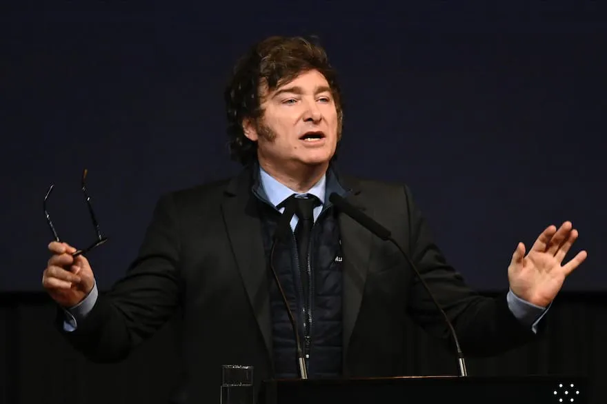 javier-milei-el-viernes-pasado-en-la-bolsa-de-ZAMDYOTF2ZC65EMSDUVQP2XVXE